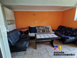 Dom z zabudowaniami - PoŁęcko